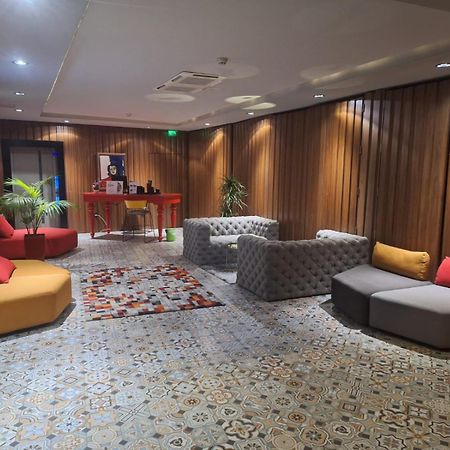 Next Door Park Hotel Skopje Ngoại thất bức ảnh